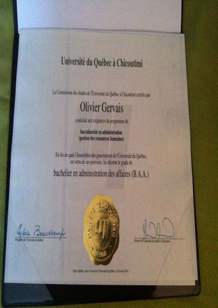 Buy college degree from The Université du Québec à Chicoutimi